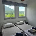 Seosko Domacinstvo Bajbut *