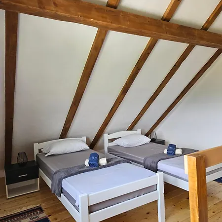 Apartment Seosko Domacinstvo Bajbut Bihac