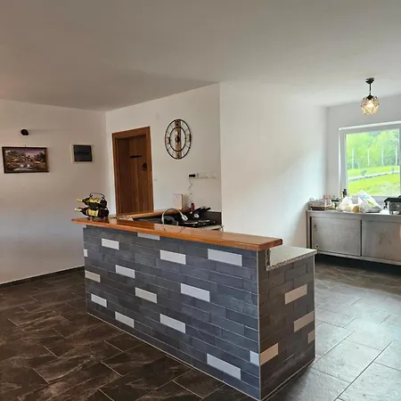 Seosko Domacinstvo Bajbut