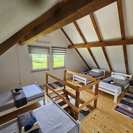 Seosko Domacinstvo Bajbut * Bihać