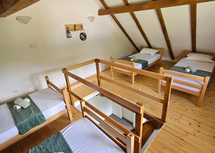 Seosko Domacinstvo Bajbut